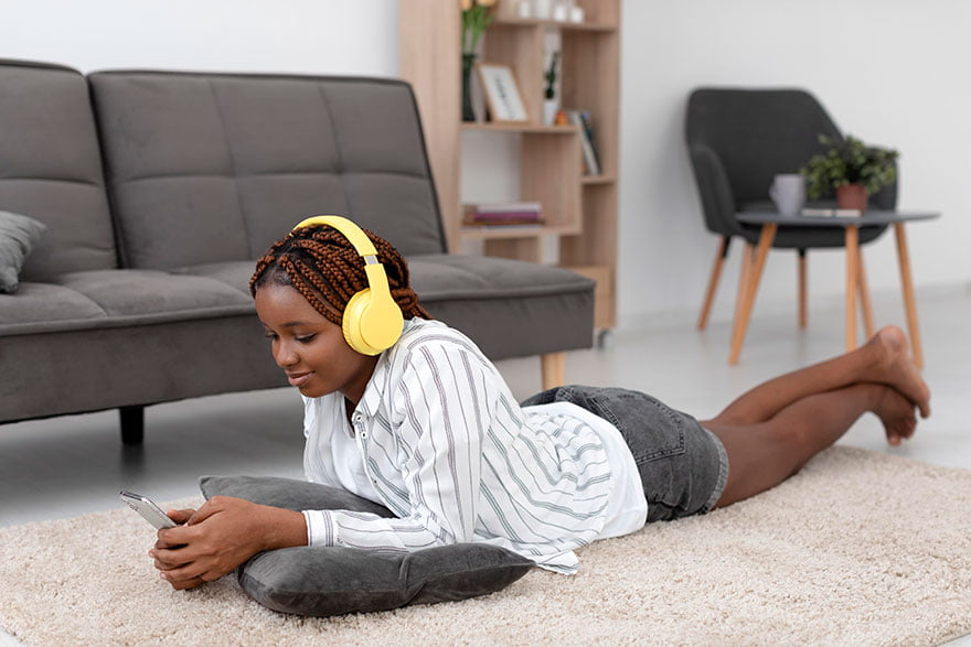 How to move in Together ( while keeping your relationship intact! ) in 2022 1 you must be positive before moving in together with your partner