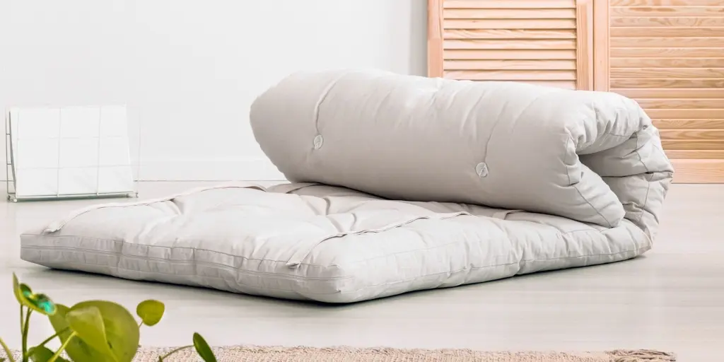 10 Brilliant Bed Alternatives for Saving Space in Your Small Rooms 2 Bed Alternatives: Futon Mat